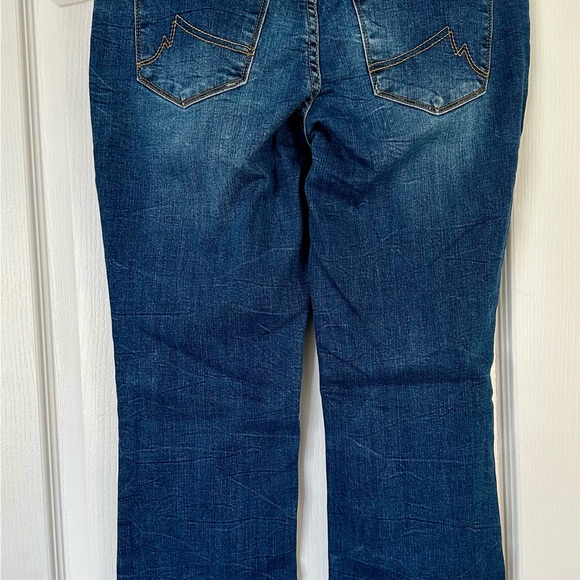 MAX JEANS 8 - Picture 3 of 3